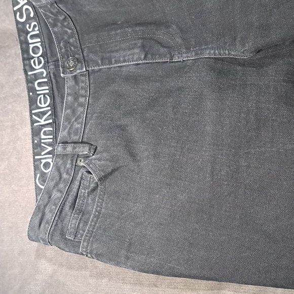 Calvin Klein Jeans Skinny Black Dark Wash Straight Leg Jeans 5 Pockets VG 16 - Picture 9 of 12